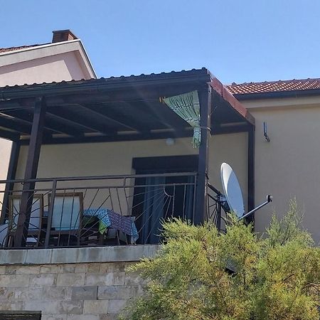 Apartmani Ana Karlobag Exteriér fotografie