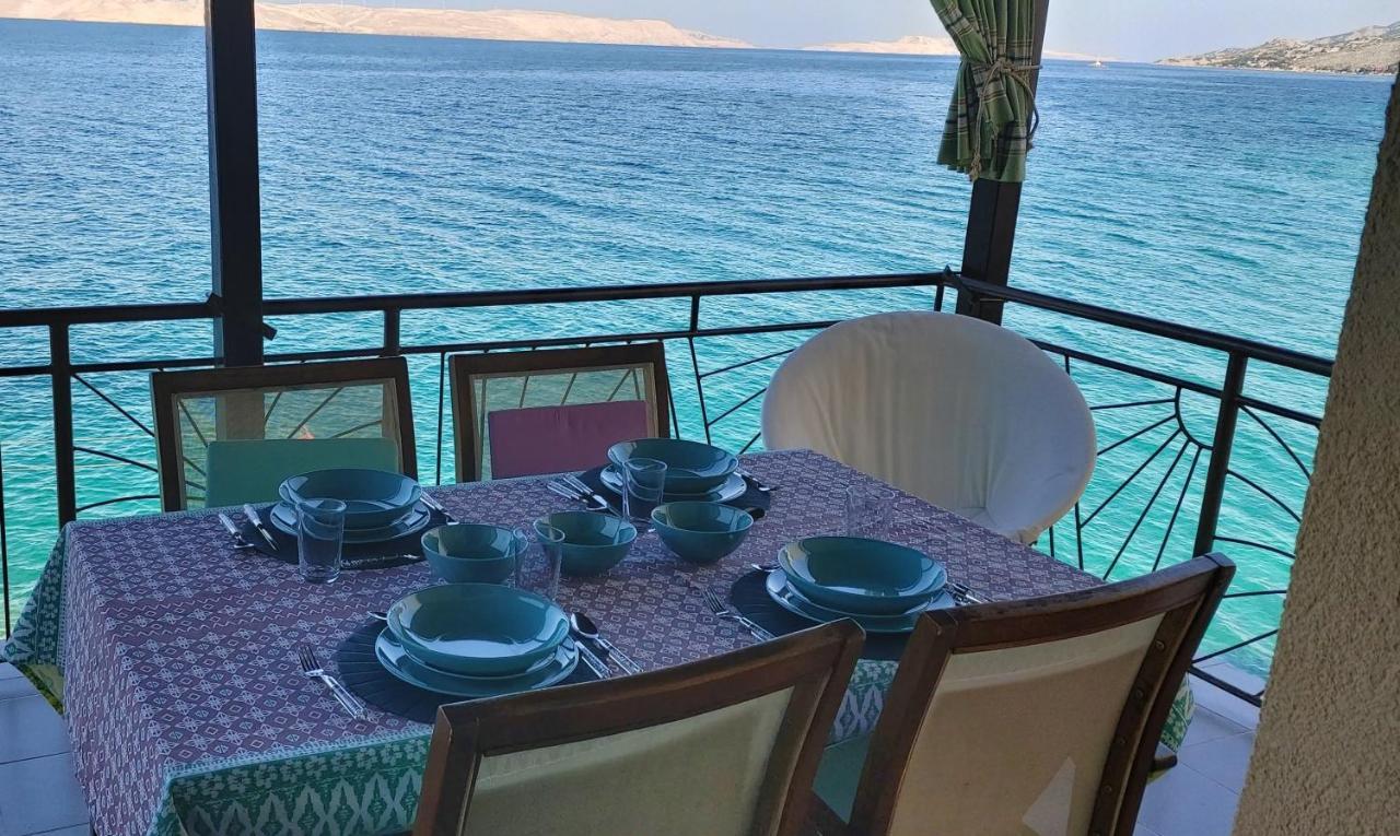 Apartmani Ana Karlobag Exteriér fotografie