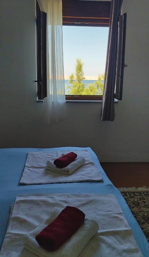 Apartmani Ana Karlobag Exteriér fotografie