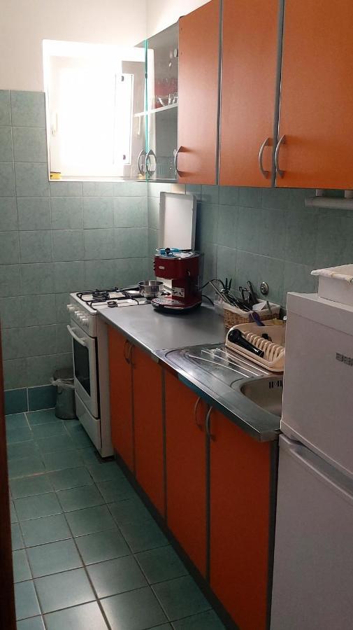Apartmani Ana Karlobag Exteriér fotografie