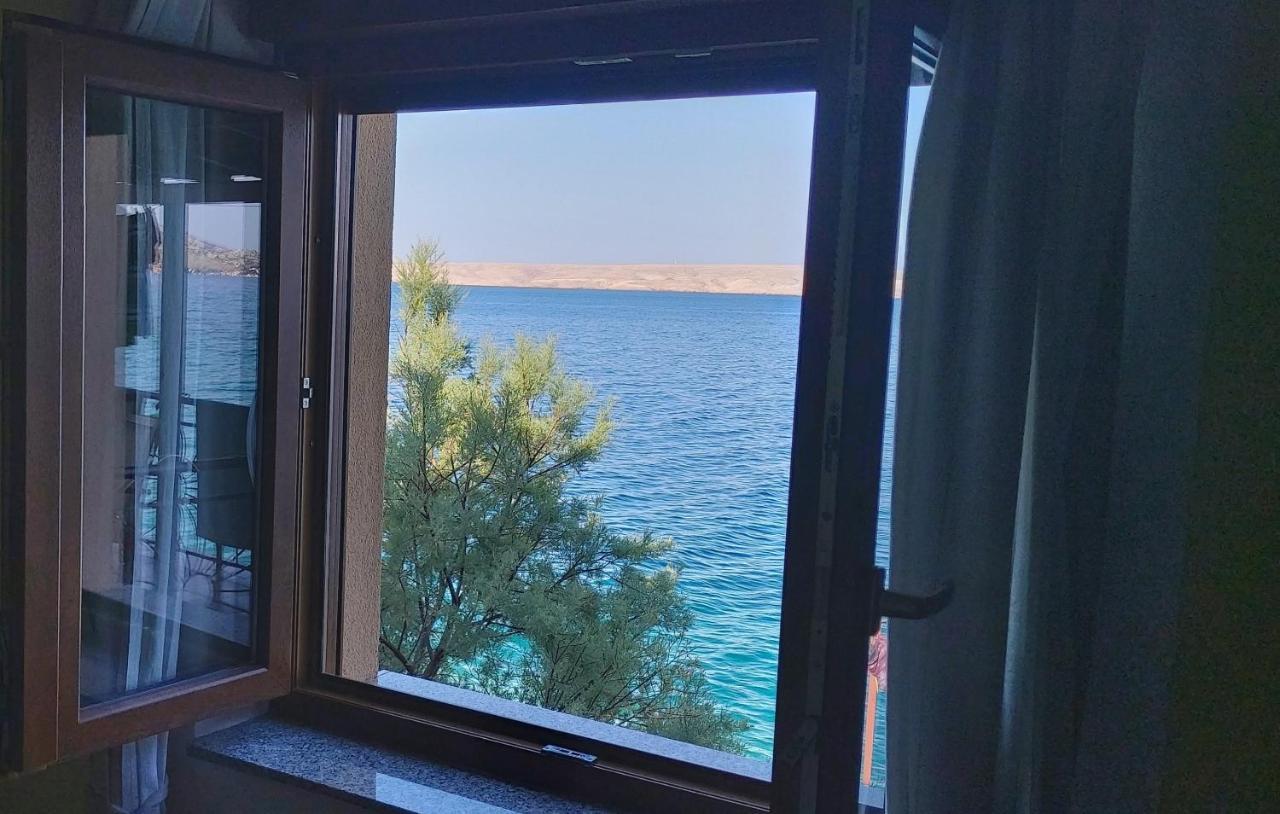 Apartmani Ana Karlobag Exteriér fotografie
